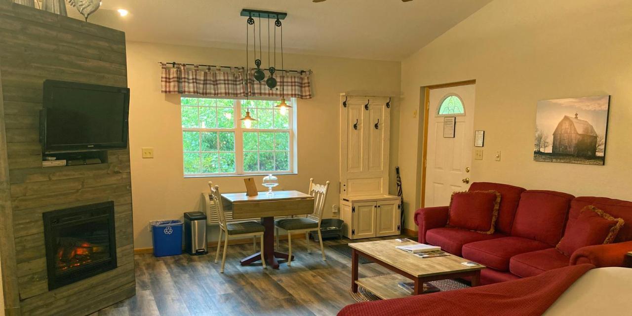 Hawk Valley Retreat & Cottages Galena Bagian luar foto