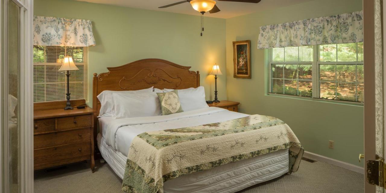 Hawk Valley Retreat & Cottages Galena Bagian luar foto